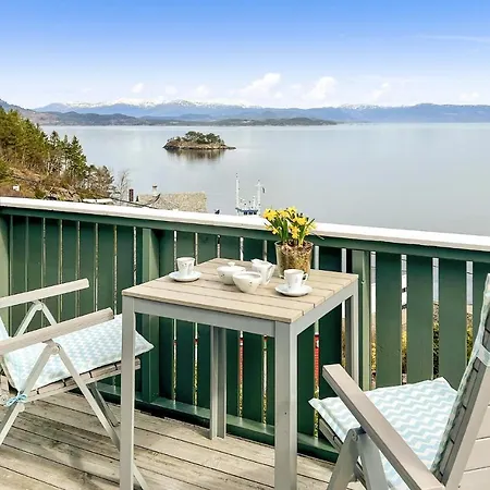 4 Bedroom Lovely In Bjoa
