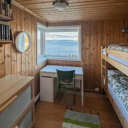 Holiday home 4 Bedroom Lovely In Bjoa Utbjoa