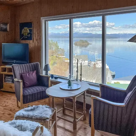 Holiday home 4 Bedroom In Bjoa